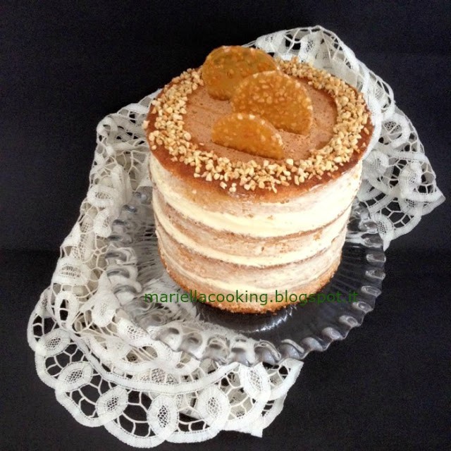 almond naked cake