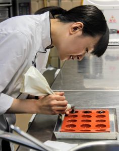 preparazione dei warabimochi con cacao